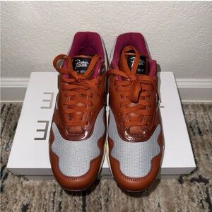 Patta Men's Sneakers in Brown and Gray